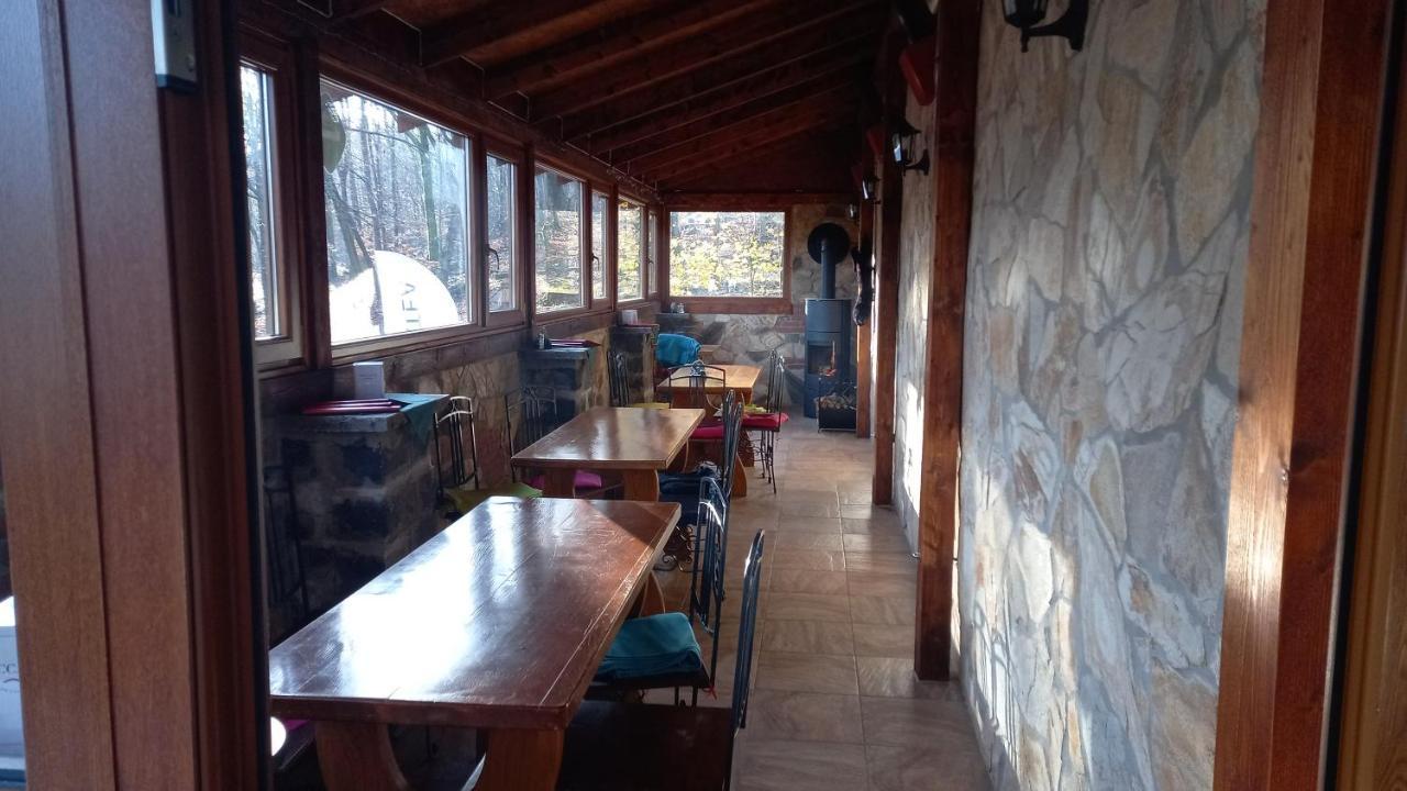 Chata Korenný vrch Pezinská Baba Pezinok Esterno foto