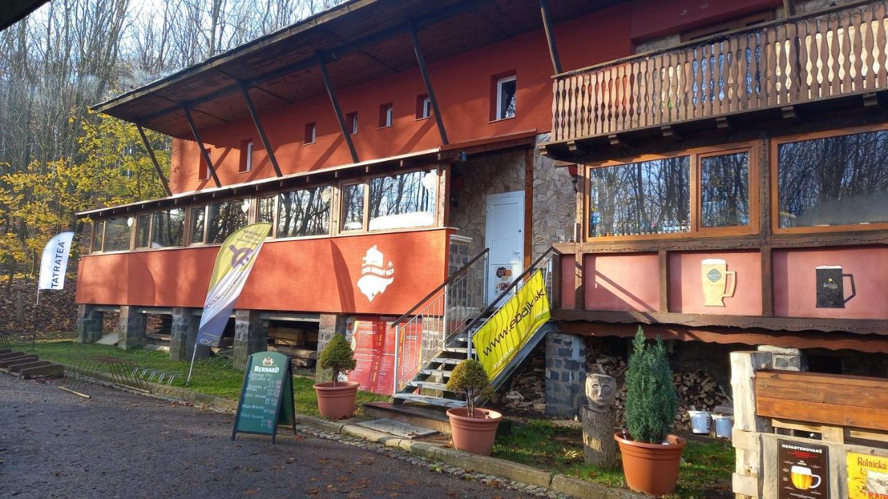 Chata Korenný vrch Pezinská Baba Pezinok Esterno foto