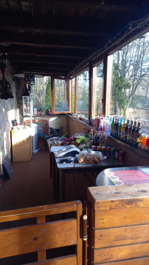 Chata Korenný vrch Pezinská Baba Pezinok Esterno foto