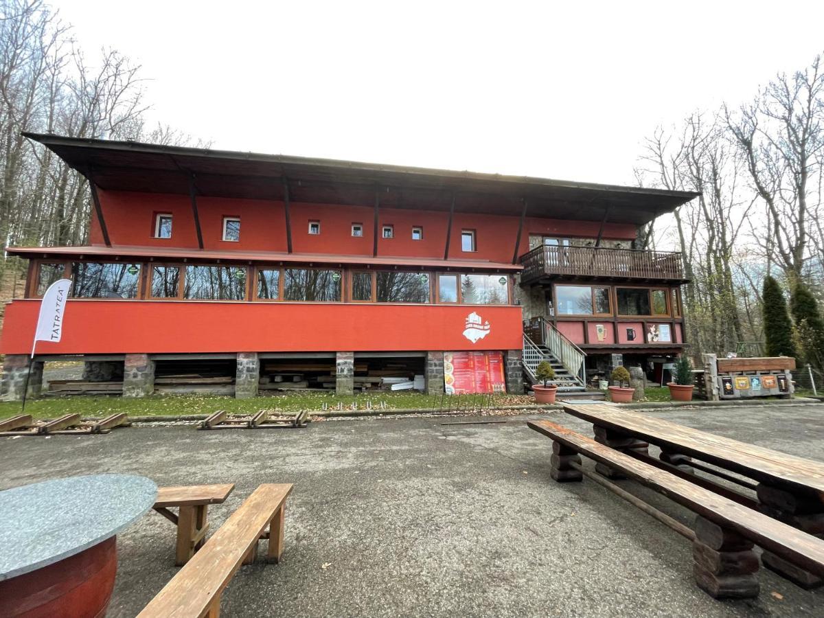 Chata Korenný vrch Pezinská Baba Pezinok Esterno foto