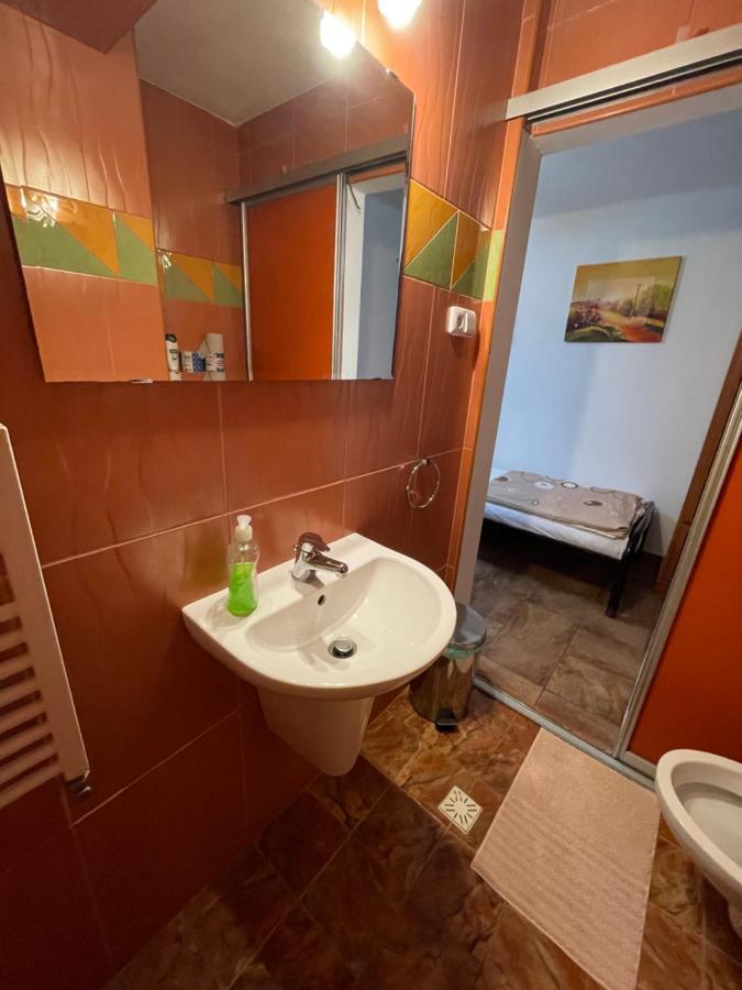 Chata Korenný vrch Pezinská Baba Pezinok Esterno foto